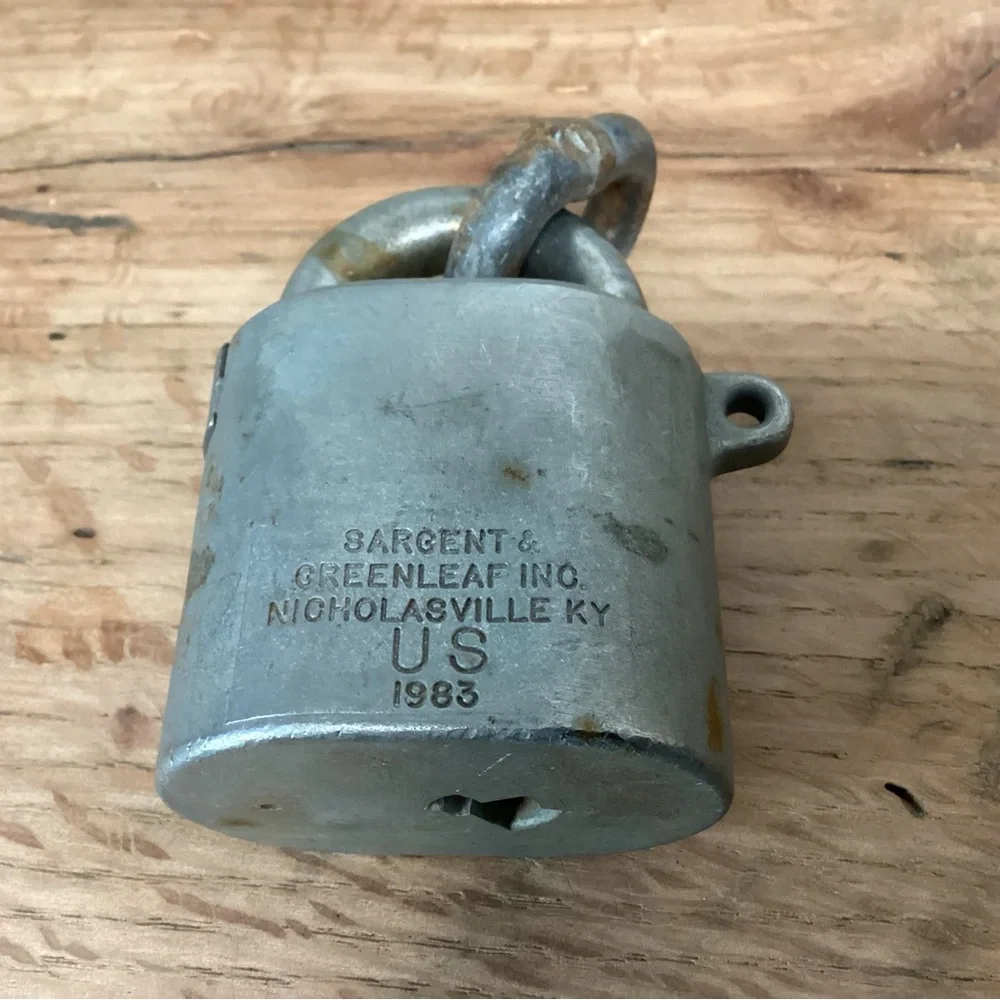 Vintage - Sargent & Greenleaf Inc. 1983 Padlock - Huge & Heavy - Collectible - Picture 9 of 13